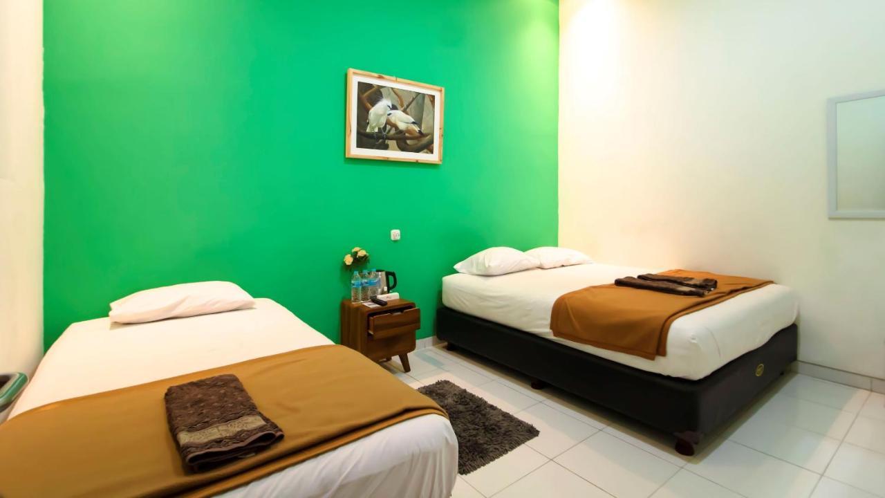 The Cabin Tugu Hostel Yogyakarta Exterior foto